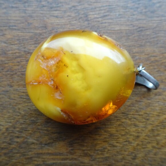 Vintage Baltic Amber Pendant - Picture 3 of 4